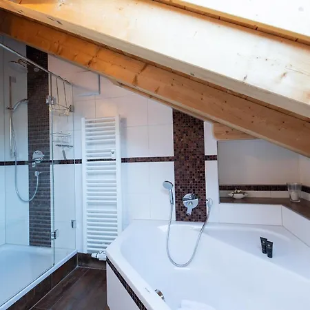 Bergzauber Apartman *